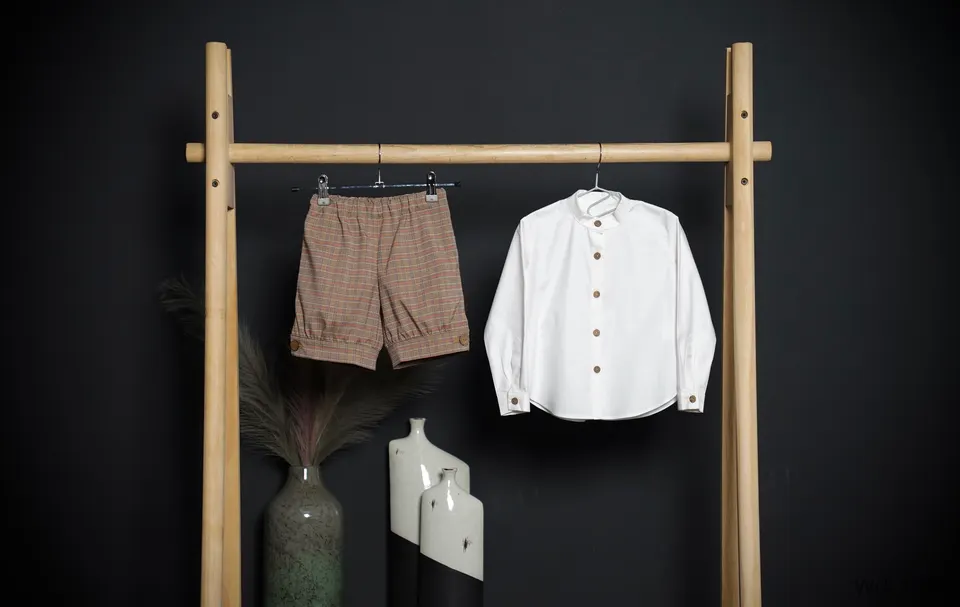 Beige Cubic Fabric Short Trousers Woods Buttons