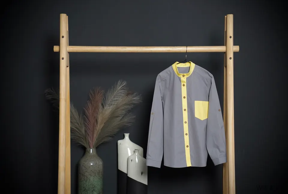 Gray Oxford-Shirt Yellow Details Wood Button