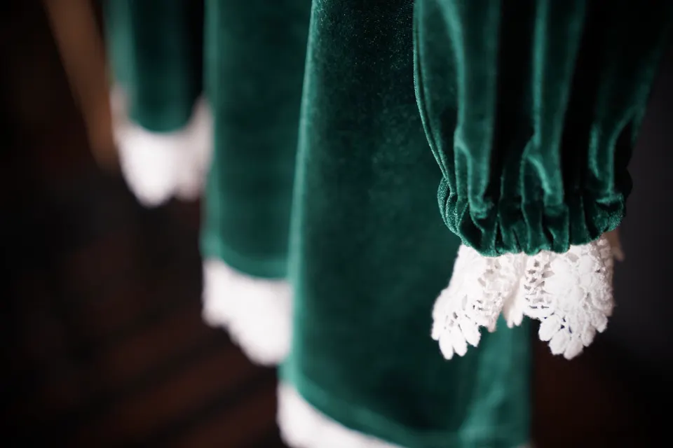 Green Velvet Dress White Ribbon French Collar — photo 2