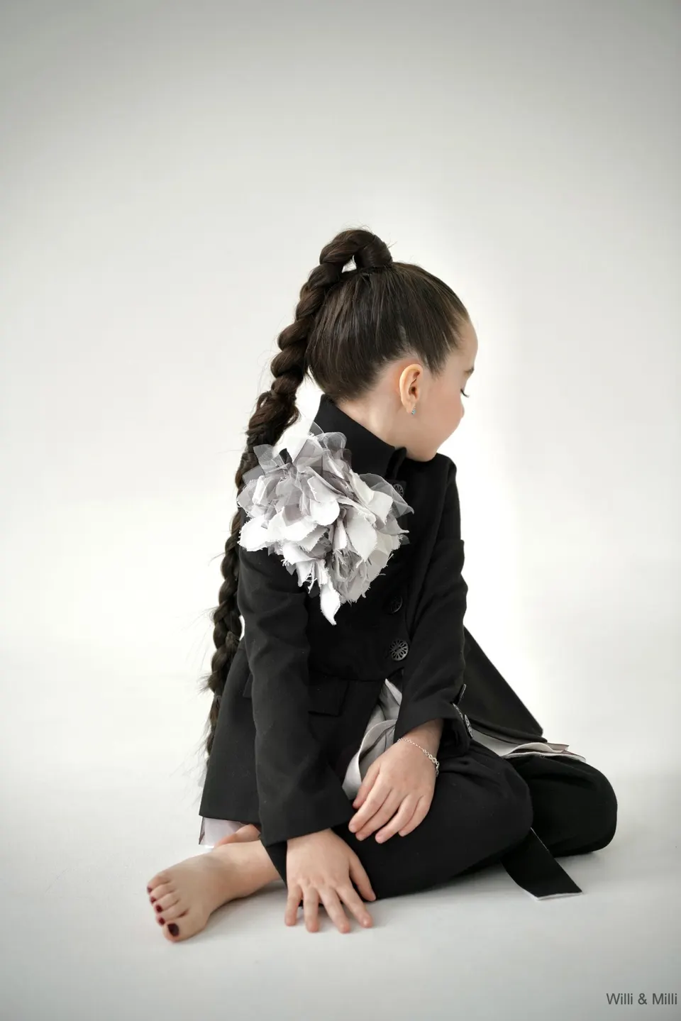 Amish Style Black Jacket With White Linen & Tulle Details — photo 2