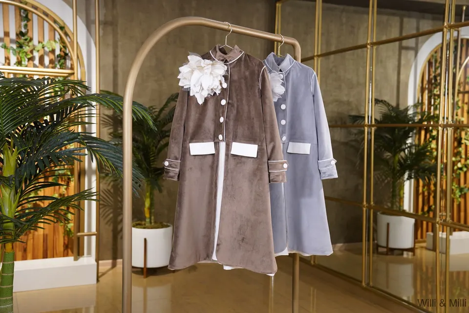 Brown Velvet Paris Coat With Details — photo 3